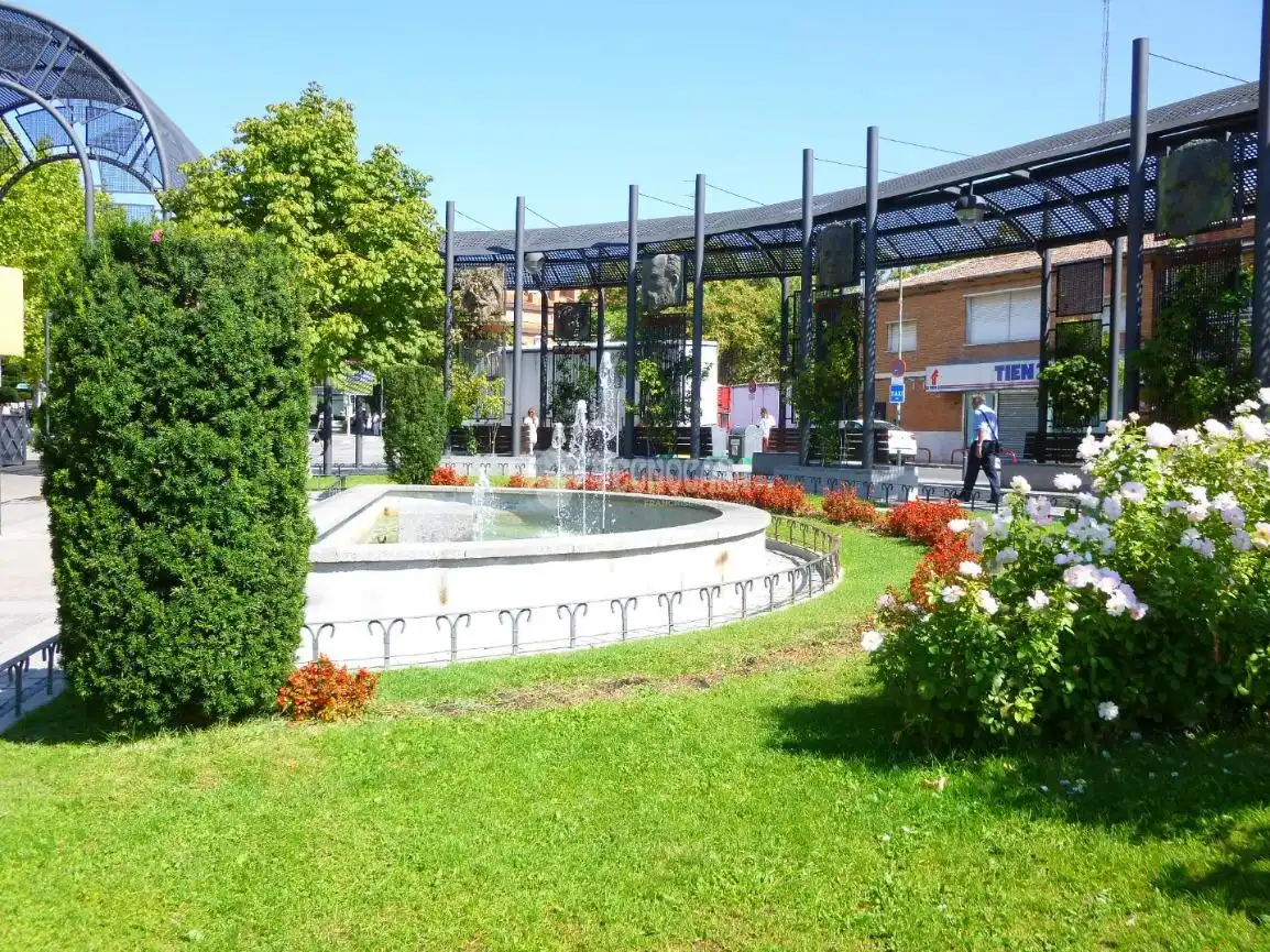 Vista exterior de Pis en venda en Móstoles amb Calefacció