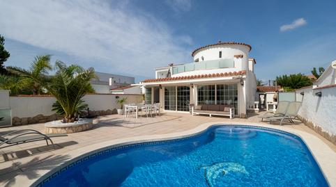 Foto 3 de Casa o xalet en venda a Cap Ras - Creus - Falconera, Empuriabrava