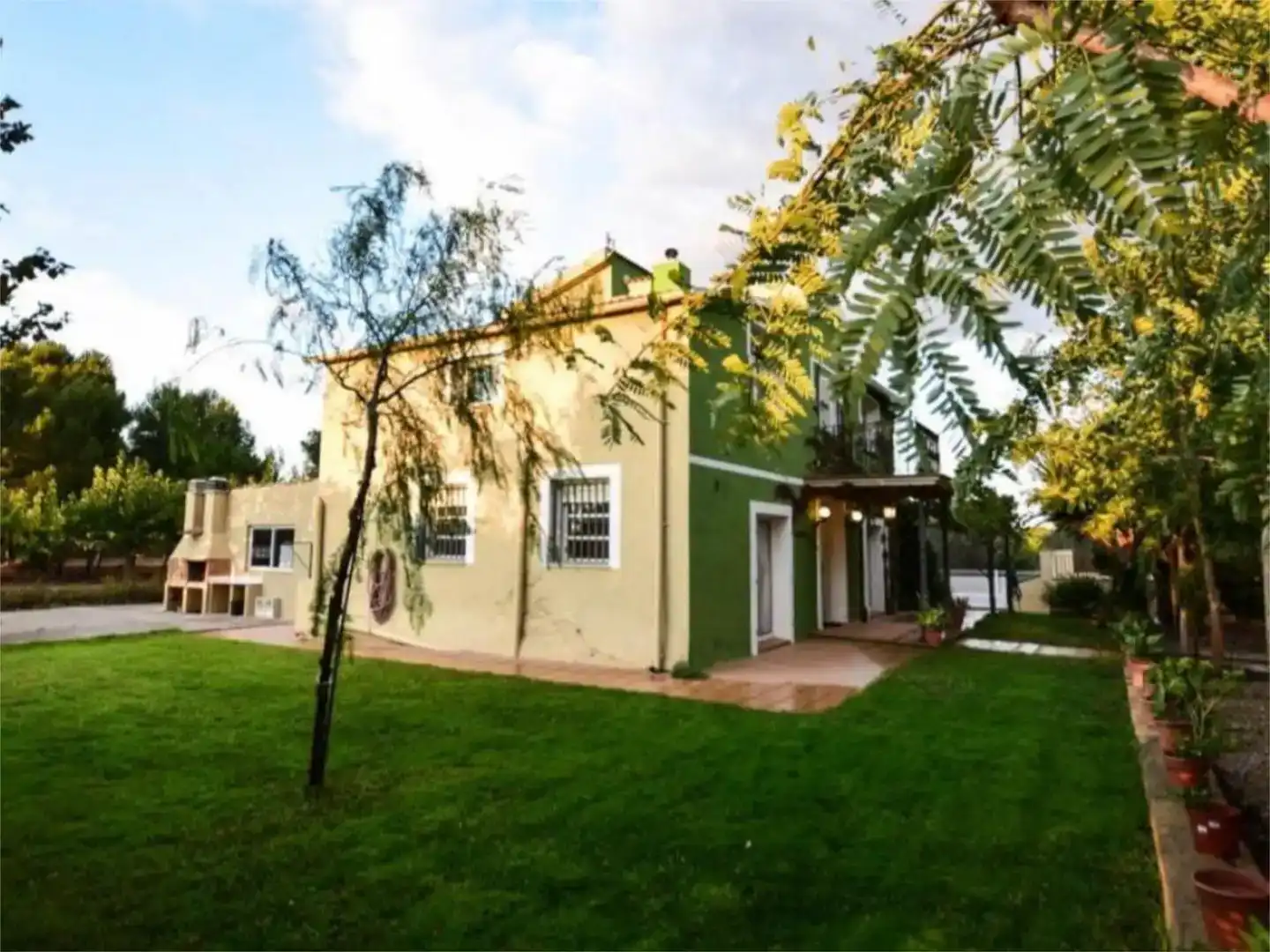 Vista exterior de Finca rústica en venda en Santa Oliva amb Aire condicionat, Piscina i Balcó