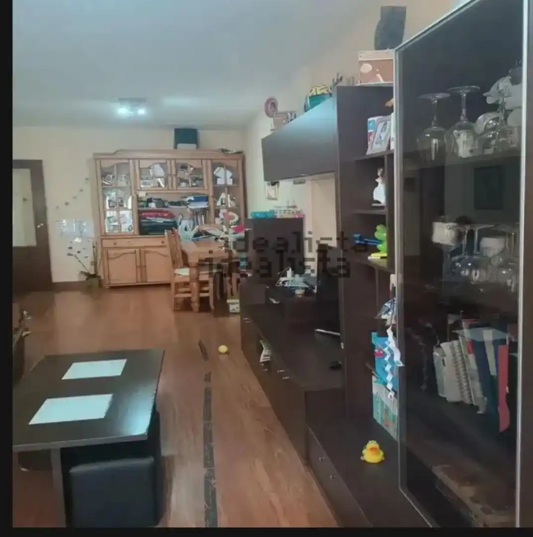 Sala d'estar de Pis en venda en San Esteban de Gormaz amb Parquet, Traster i Forn