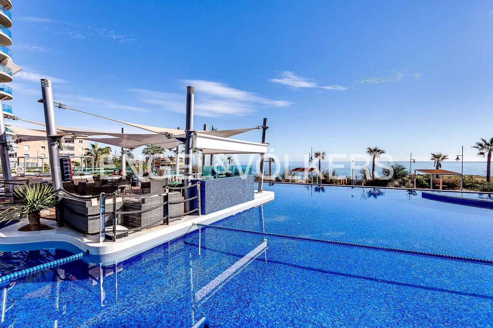 Schwimmbecken von Erdgeschoss zum Verkauf in Torrevieja mit Klimaanlage, Heizung und Terrasse