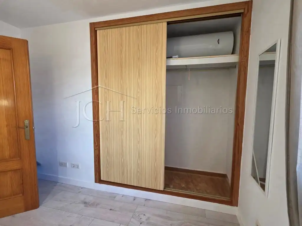 Habitación de Apartamento de alquiler en Mijas con Aire acondicionado, Amueblado y Microondas