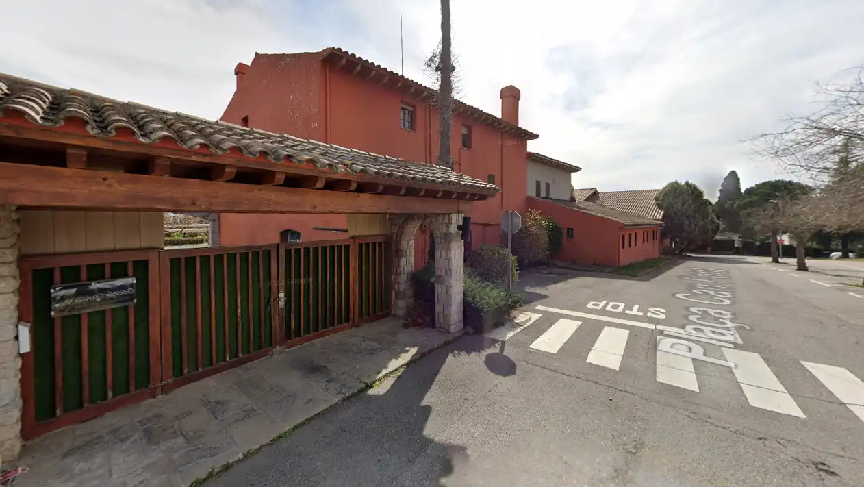 Vista exterior de Edifici en venda en Castellar del Vallès