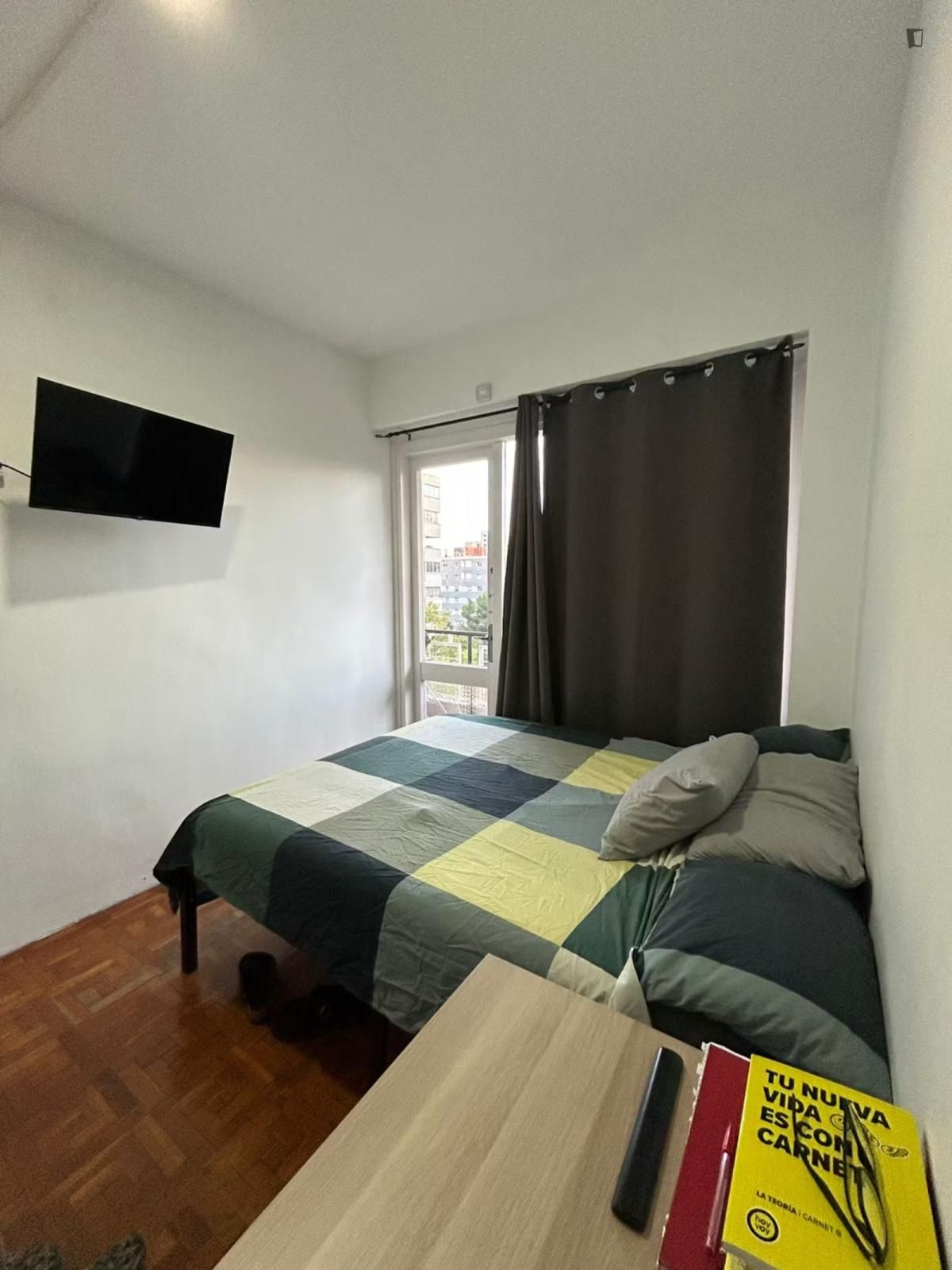 Bedroom of Apartment to share in  Barcelona Capital  with Furnished, Washing machine and Balcony