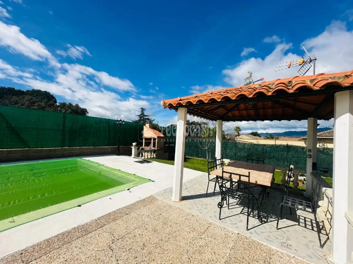 Terraza de Casa o chalet en venta en Escalona con Calefacción, Piscina y Amueblado