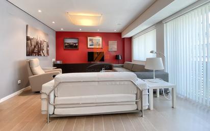 Living room of Apartment for sale in Santiago de Compostela   with Furnished