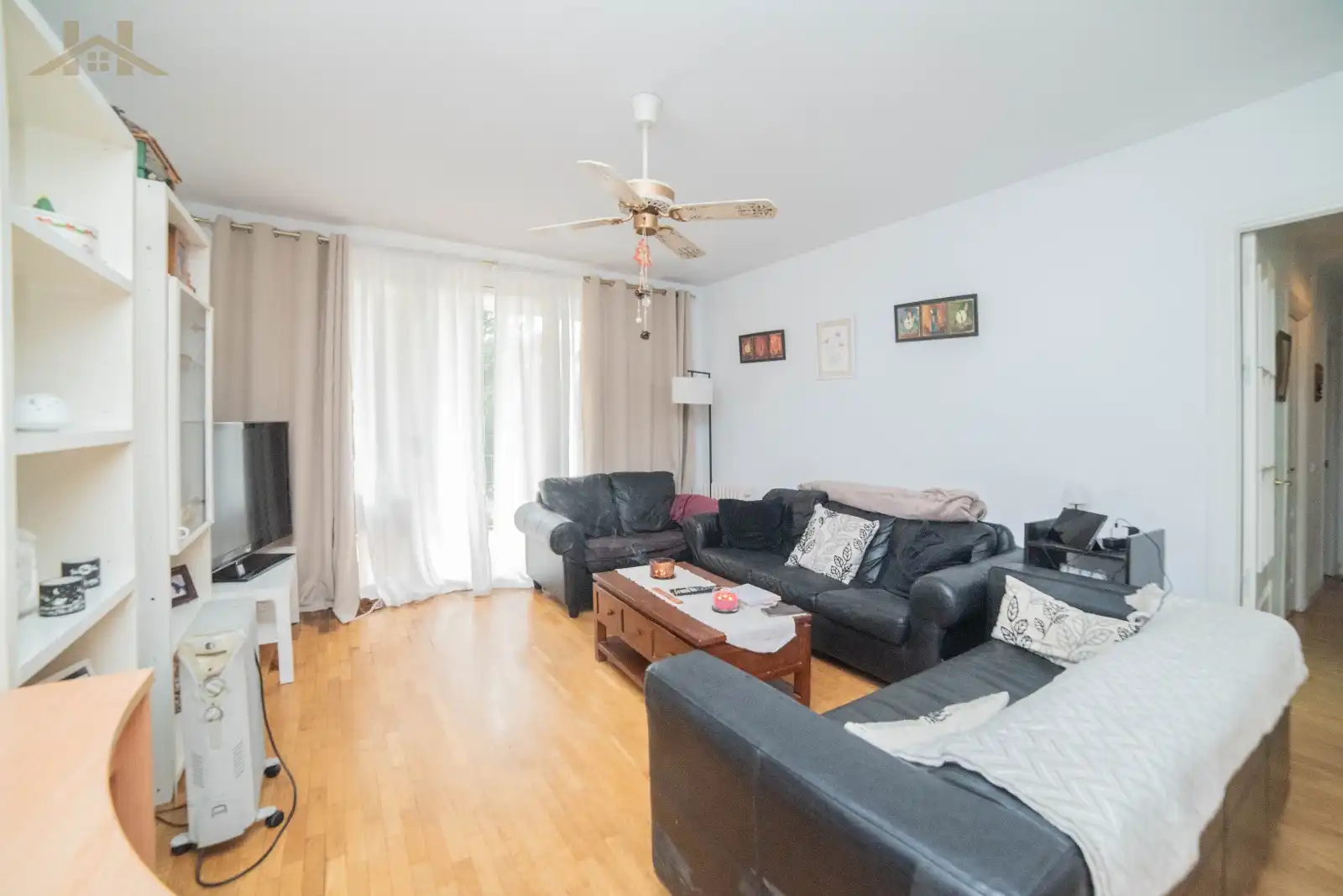 Sala de estar de Piso en venta en Collado Villalba con Calefacción, Terraza y Piscina comunitaria