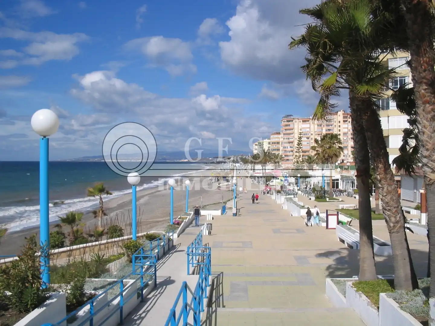 Vista exterior de Piso en venta en Torrox con Aire acondicionado, Terraza y Piscina