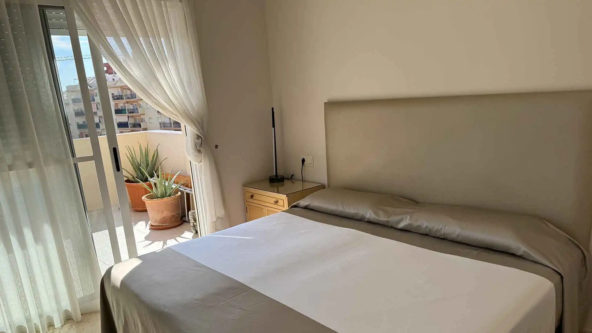 Dormitori de Àtic en venda en Estepona amb Aire condicionat, Terrassa i Piscina