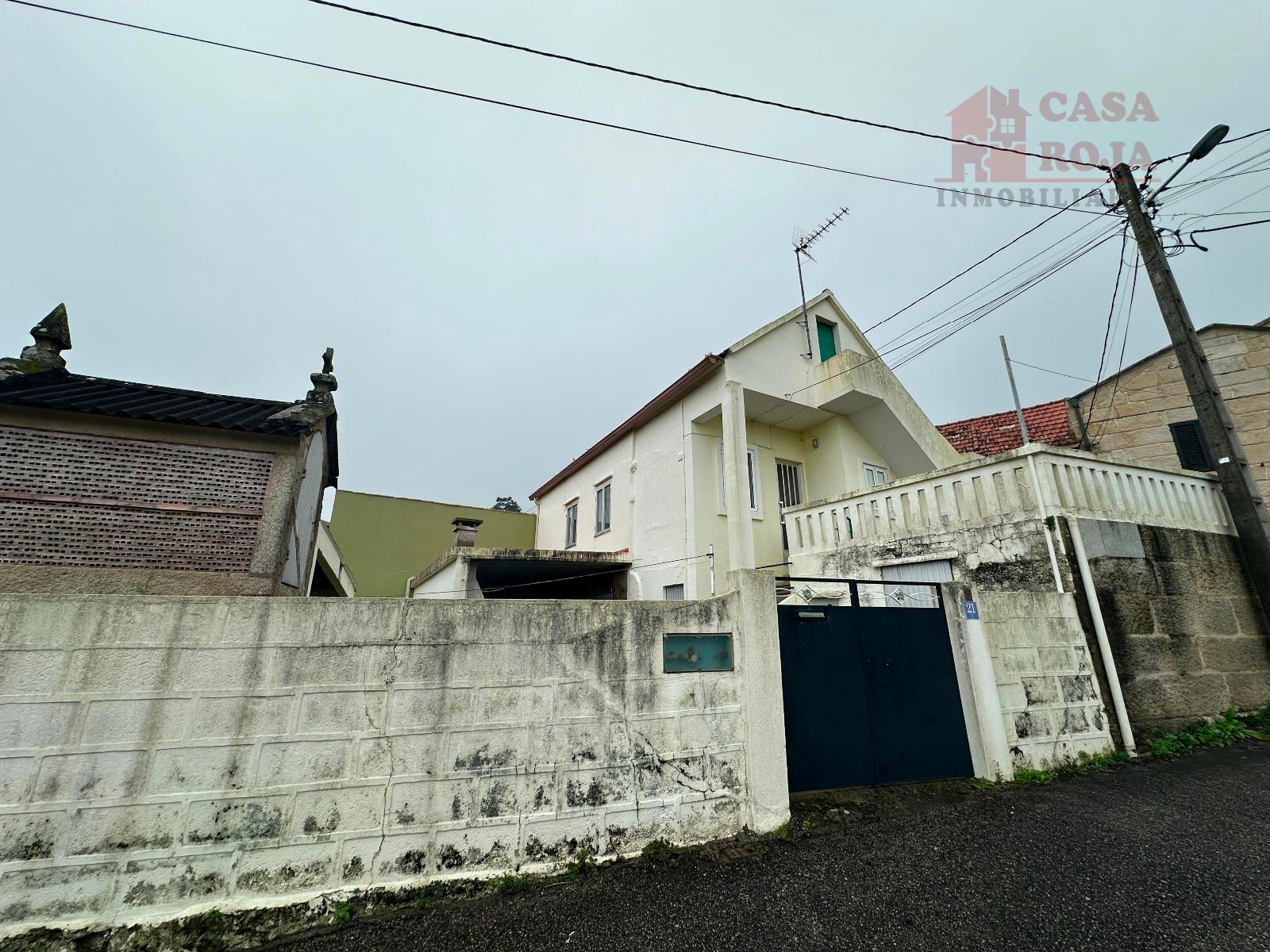 Vista exterior de Casa o xalet en venda en Cangas  amb Terrassa i Traster