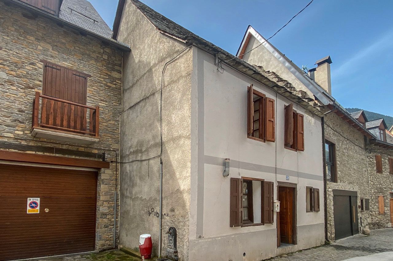 Exterior view of House or chalet for sale in Vielha e Mijaran  with Terrace and Storage room