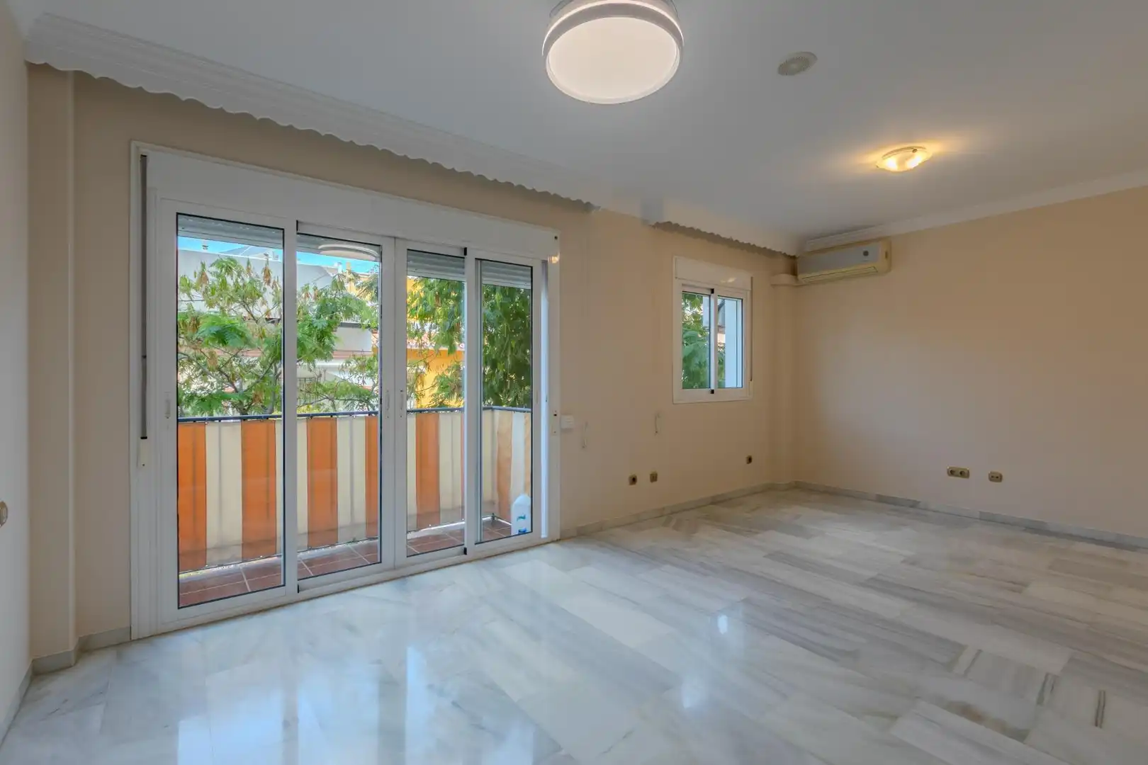 Sala d'estar de Apartament de lloguer en Fuengirola amb Terrassa