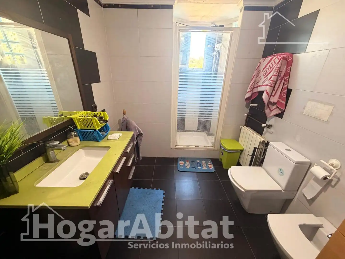 Baño de Casa o chalet en venta en Chiva con Aire acondicionado, Calefacción y Jardín privado