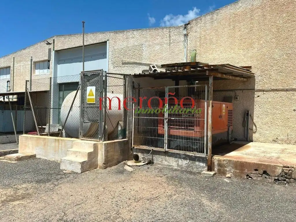 Vista exterior de Nave industrial de alquiler en Elche / Elx