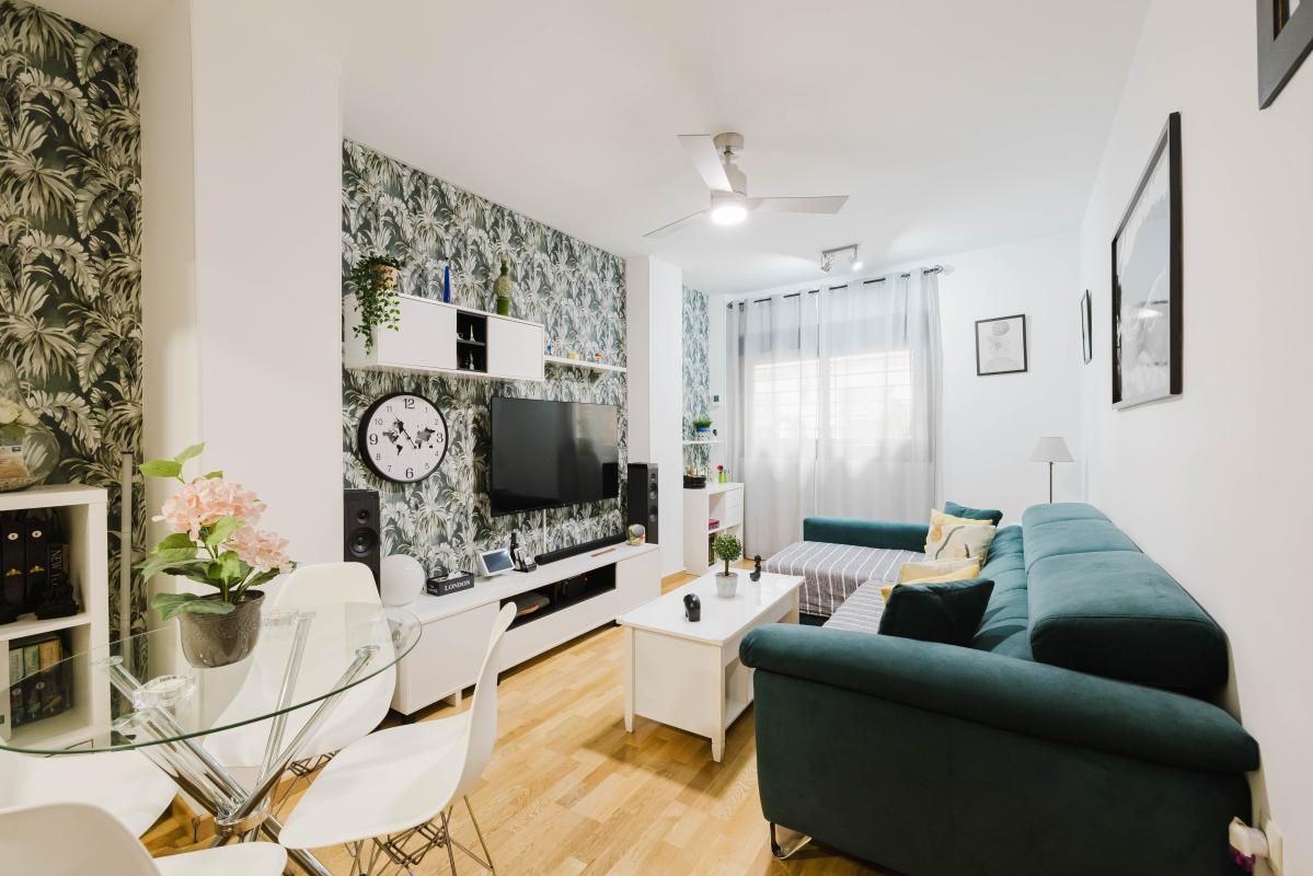 Sala d'estar de Planta baixa en venda en Torremolinos amb Aire condicionat, Calefacció i Moblat