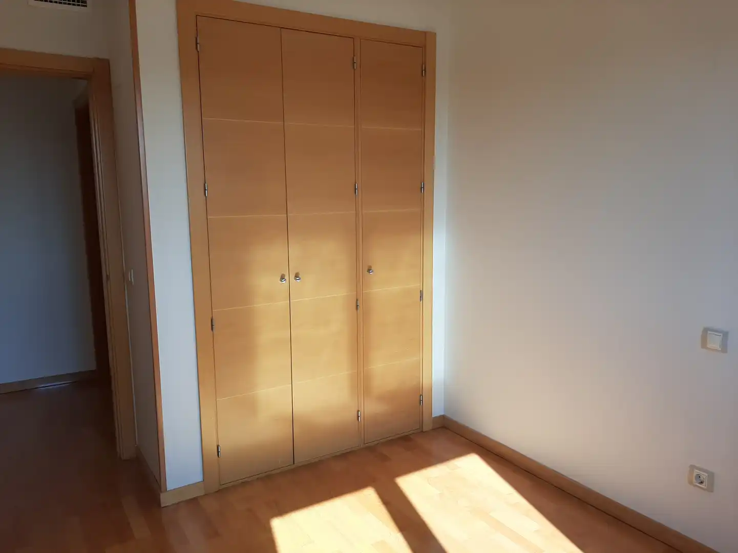 Habitación de Piso de alquiler en Alcalá de Henares con Aire acondicionado, Calefacción y Jardín privado