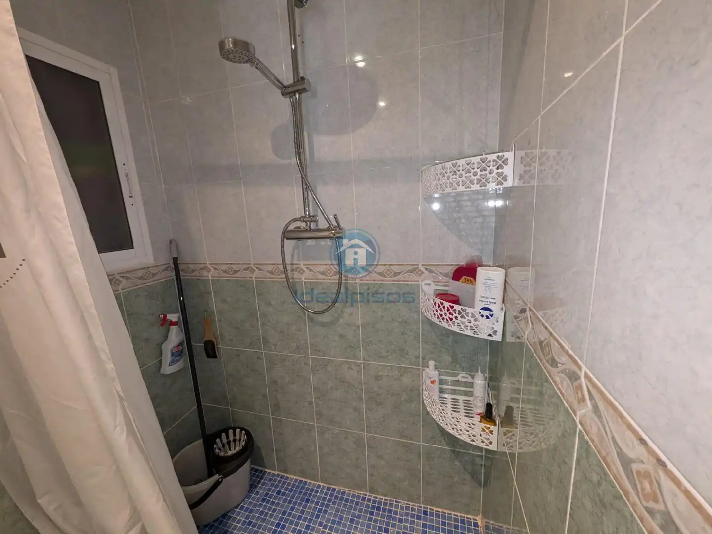 Badezimmer von Erdgeschoss zum Verkauf in Alicante / Alacant mit Klimaanlage