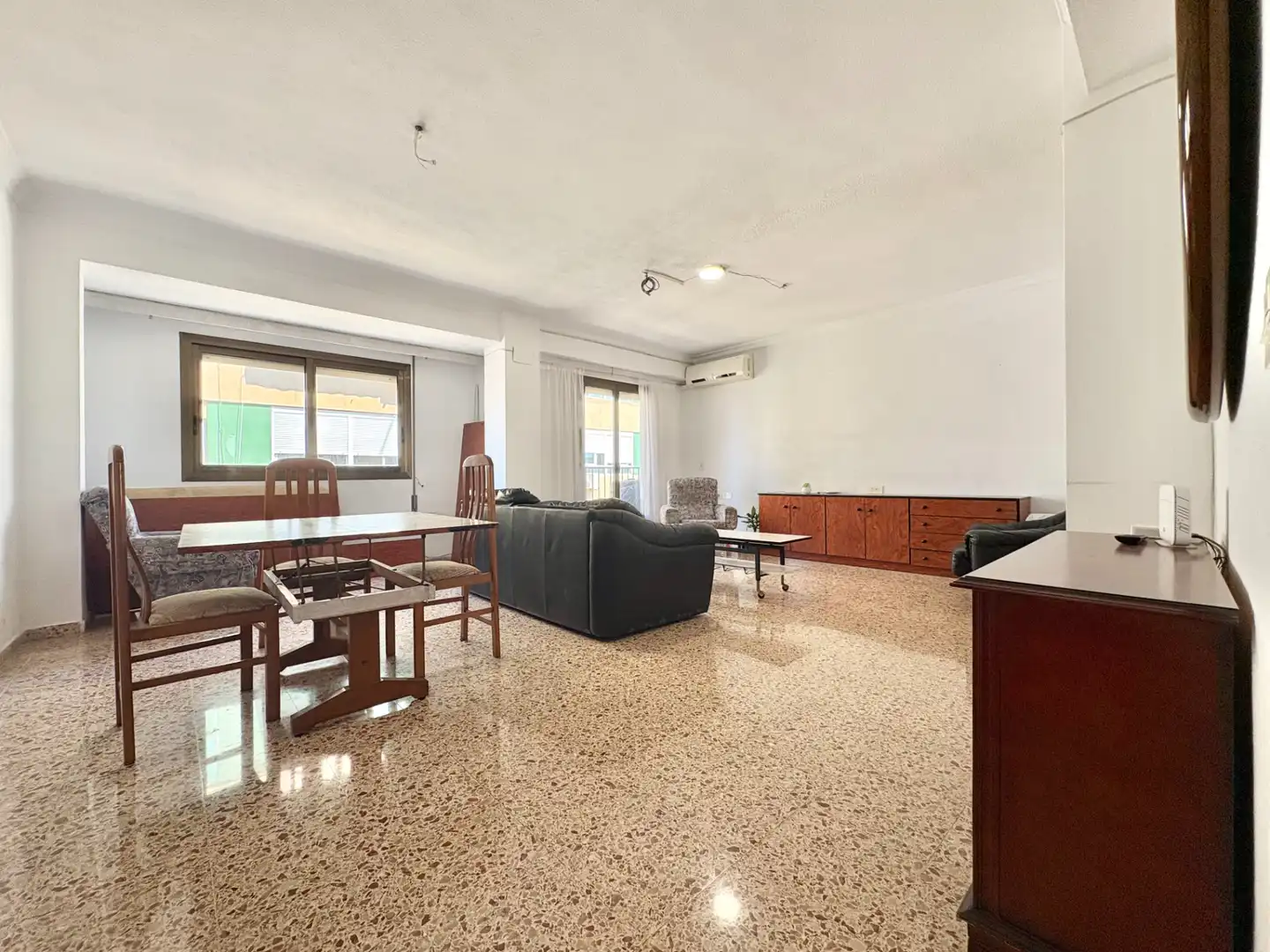 Sala d'estar de Pis en venda en Mislata amb Moblat, Forn i Balcó