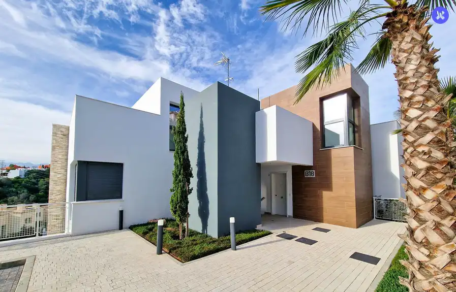Habitatge amb piscina en venda a Elviria - Cabopino