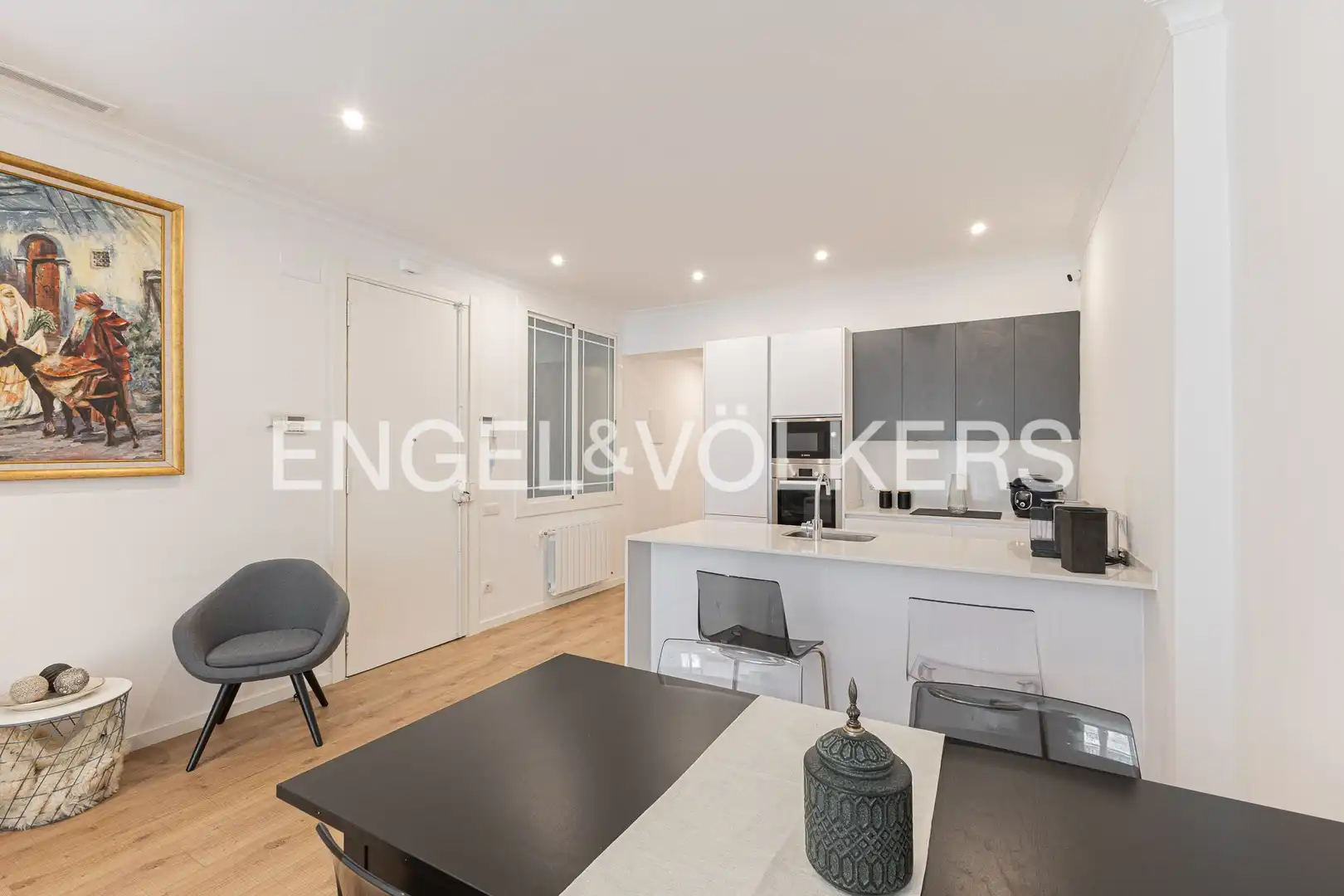 Vista exterior de Piso en venta en Barcelona con Calefacción, Parquet y Balcón