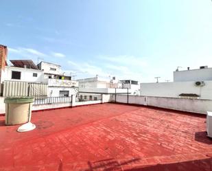 Vista exterior de Casa adosada en venda en Villamartín amb Aire condicionat i Terrassa