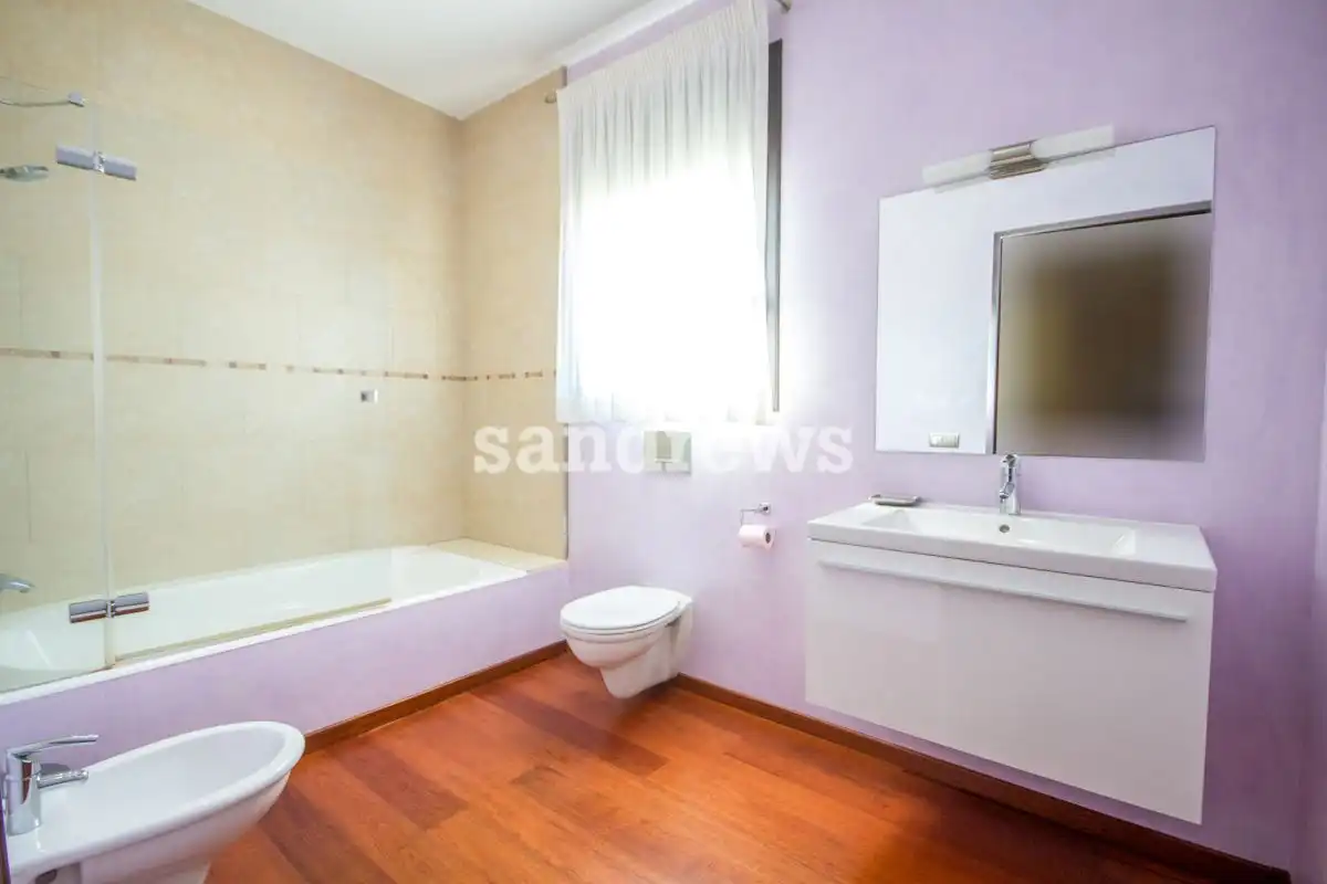 Baño de Casa adosada en venta en Vilafant con Aire acondicionado, Calefacción y Jardín privado