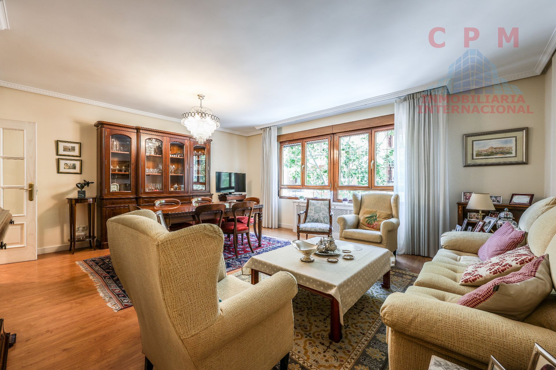 Living room of Flat to rent in  Madrid Capital  with Air Conditioner, Heating and Parquet flooring