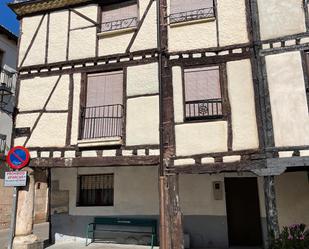 Vista exterior de Casa o xalet en venda en Covarrubias amb Calefacció i Moblat
