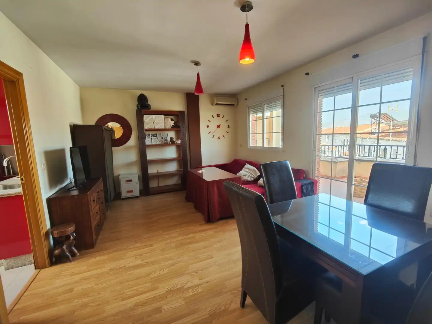 Wohnzimmer von Dachboden zum Verkauf in Las Gabias mit Heizung und Terrasse