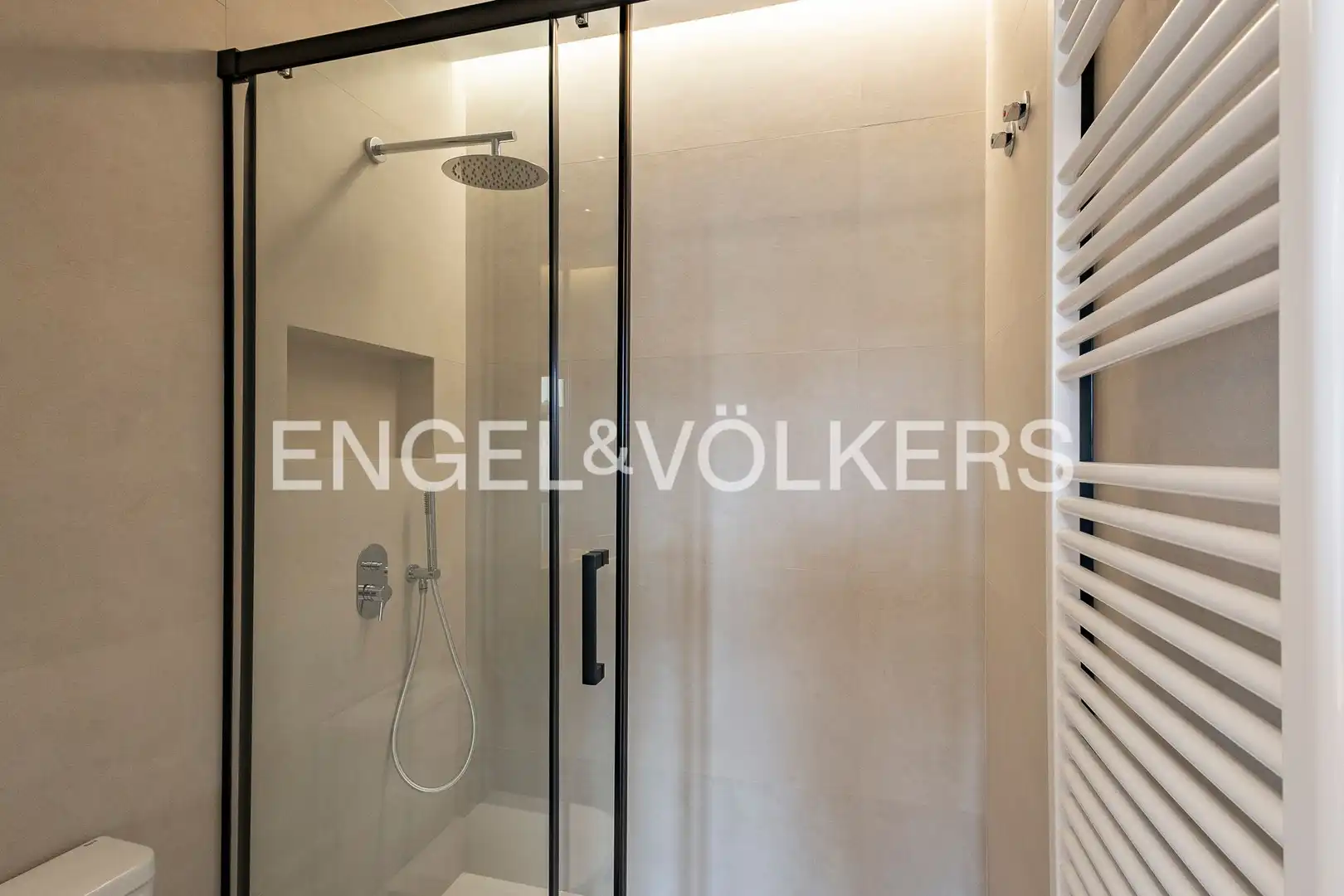 Baño de Piso en venta en Barcelona con Aire acondicionado, Calefacción y Balcón