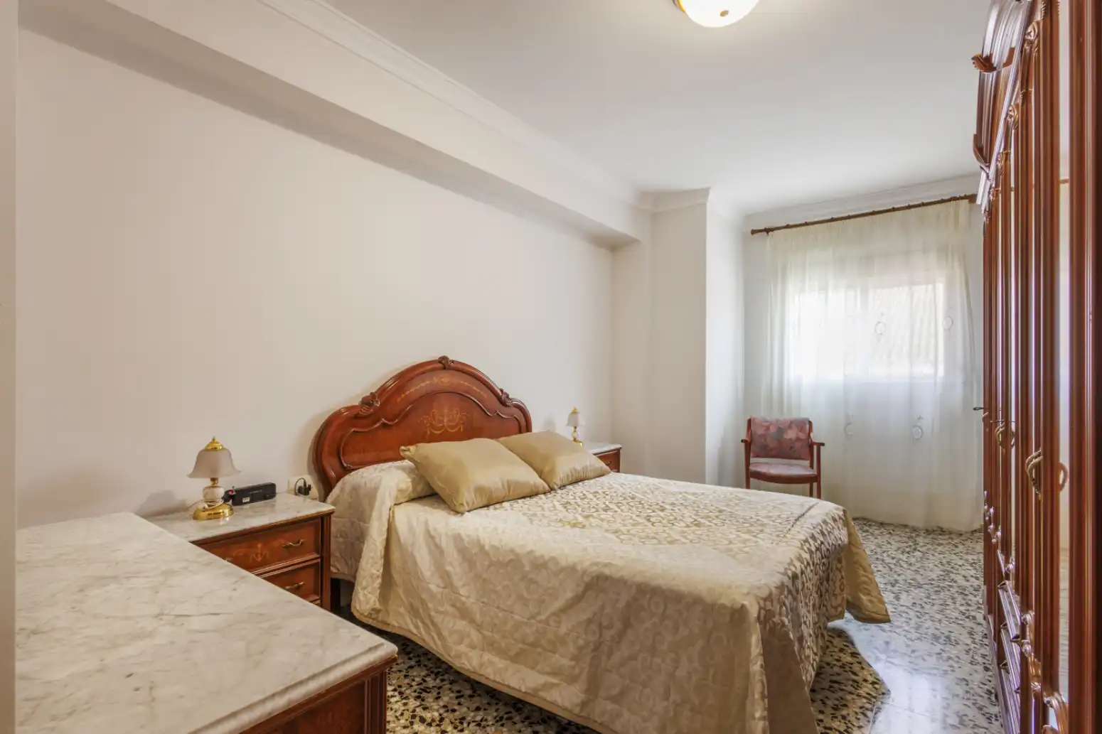 Schlafzimmer von Einfamilien-Reihenhaus zum Verkauf in Carlet mit Terrasse und Balkon
