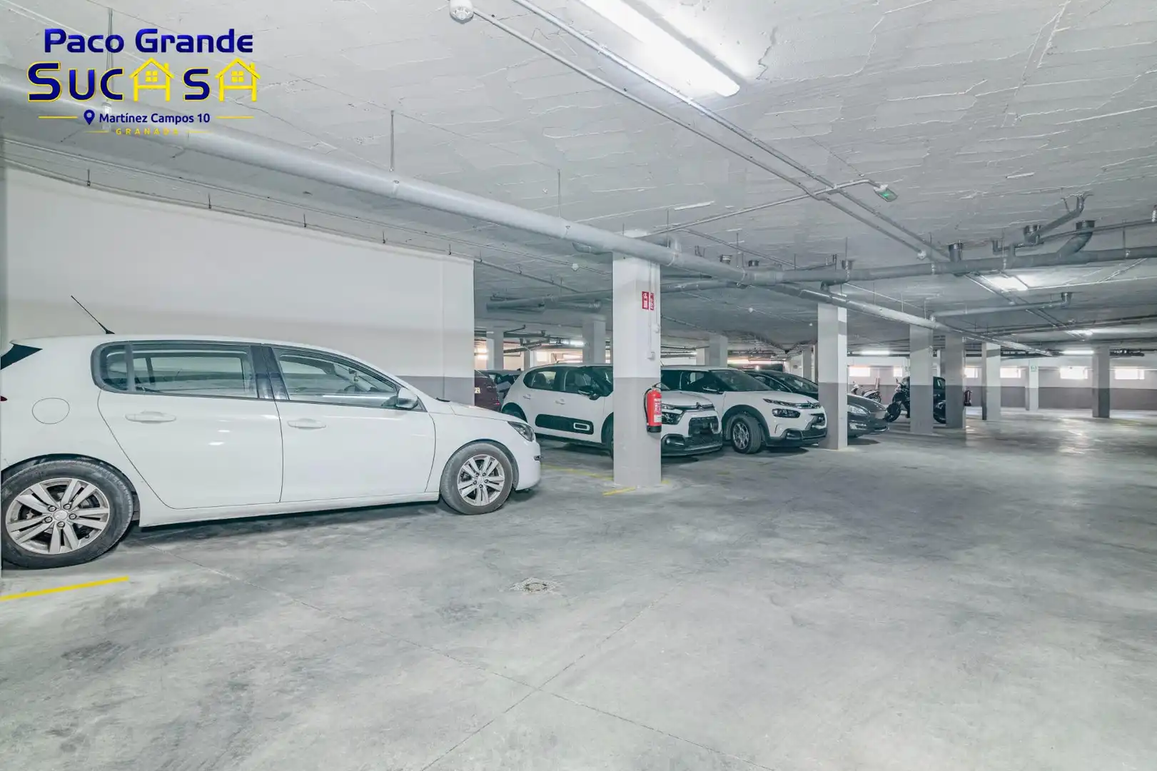 Parkplatz von Erdgeschoss zum Verkauf in La Zubia mit Klimaanlage, Heizung und Möbliert