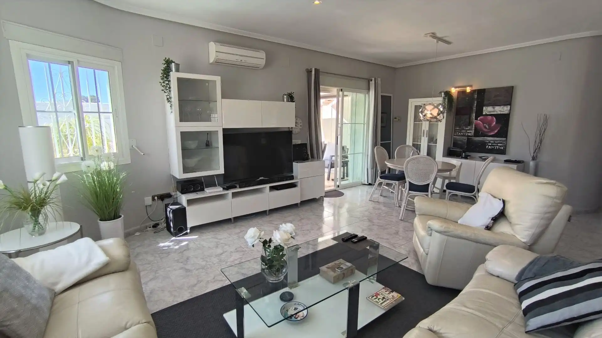 Living room of Houses for sale in L'Alfàs del Pi  with Air Conditioner, Heating and Terrace