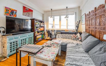 Living room of Flat for sale in  Madrid Capital