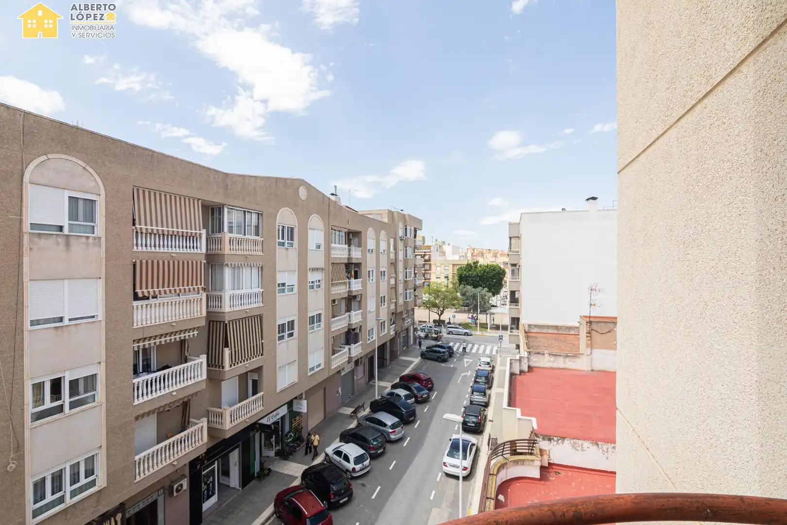 Vista exterior de Apartament en venda en Elche / Elx amb Terrassa i Balcó