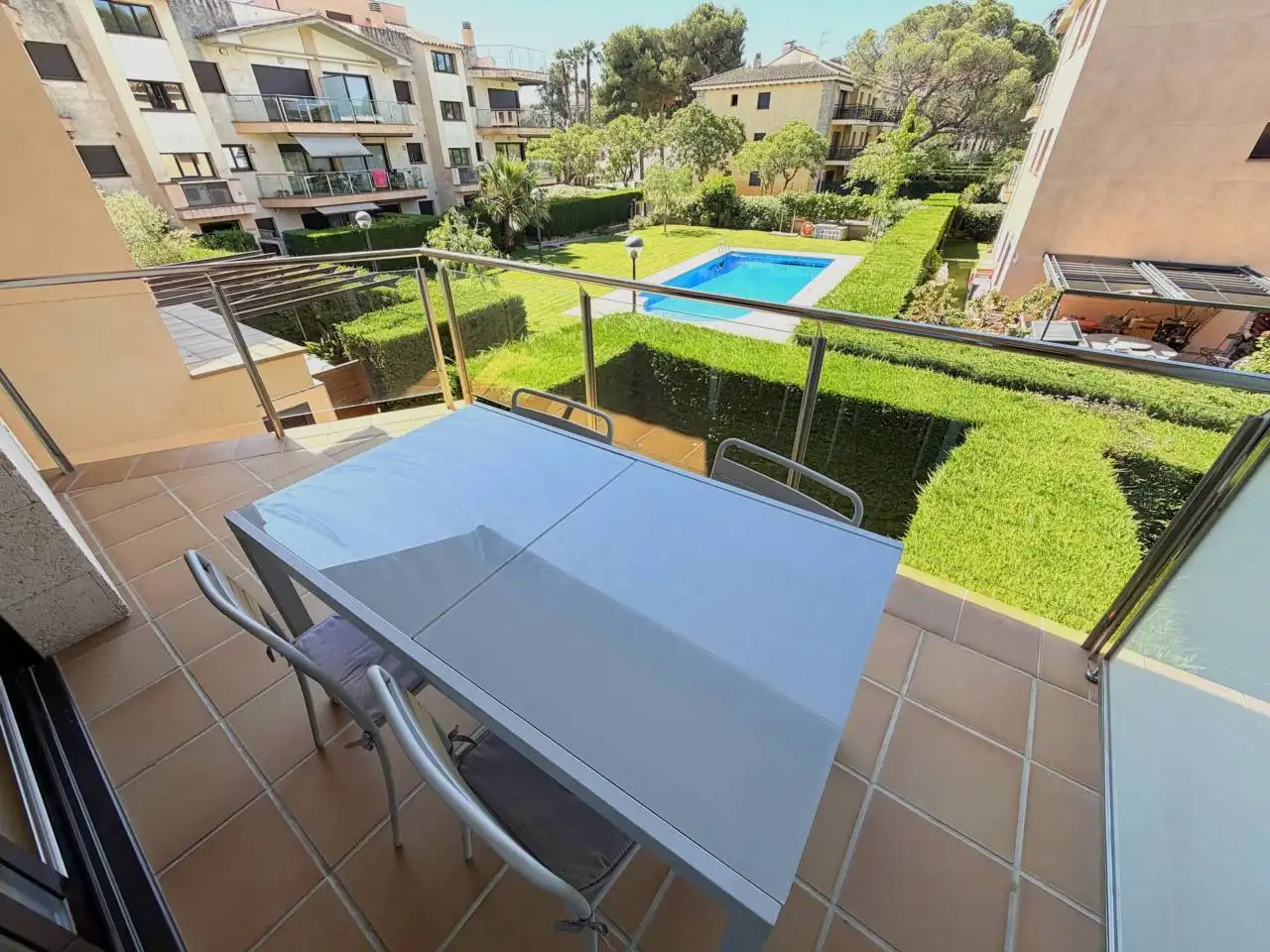 Terrasse von Wohnungen zum Verkauf in Castell d'Aro, Platja d'Aro i s'Agaró mit Klimaanlage, Heizung und Terrasse