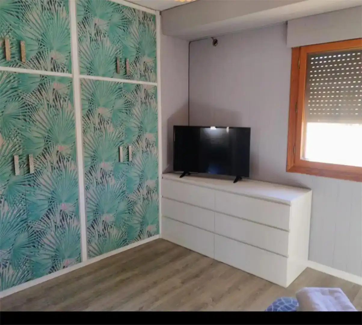 Dormitori de Casa adosada de lloguer en Villar del Arzobispo amb Aire condicionat, Parquet i Moblat