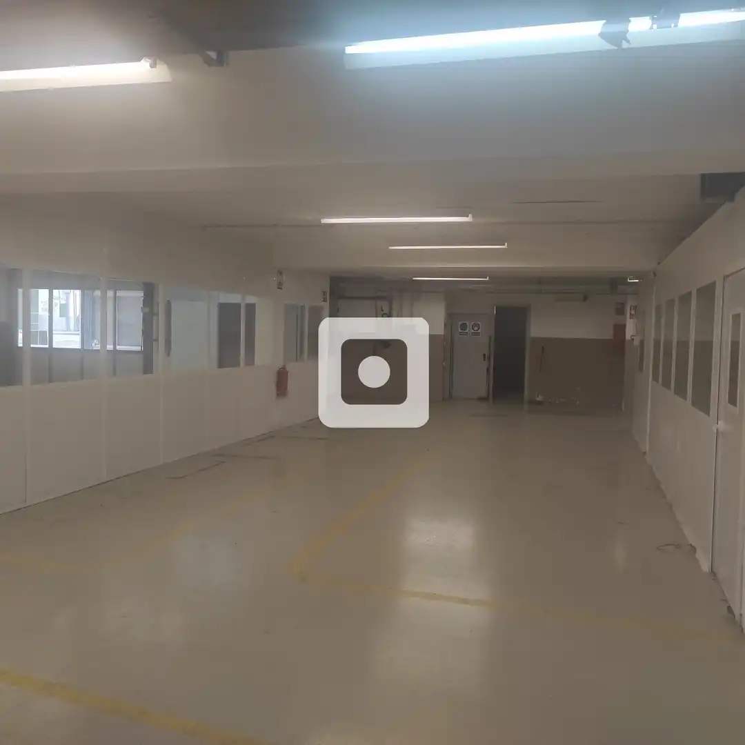 Industrial buildings for rent in de les Cosidores, Egara