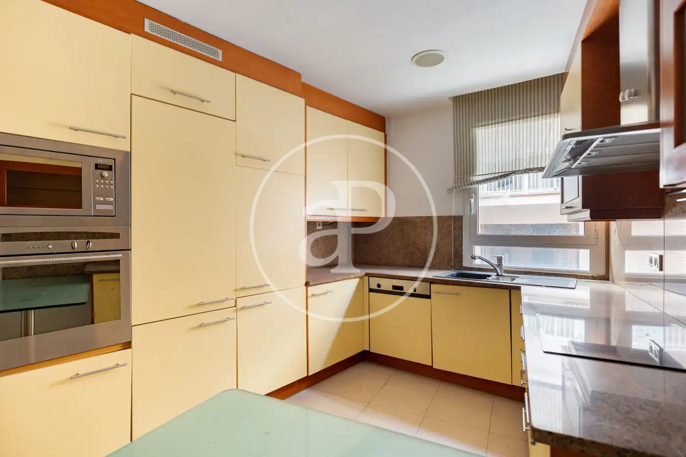 Cocina de Piso en venta en Barcelona con Aire acondicionado y Calefacción