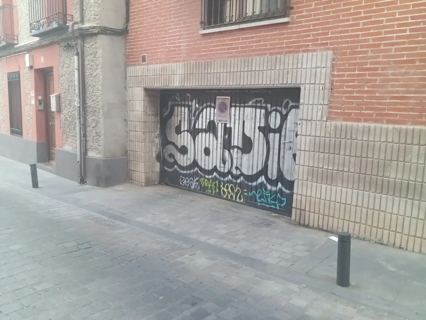 Individual en alquiler en Calle de Aries 6