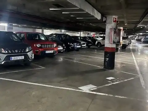 Aparcament de Garatge en venda en Madrid
