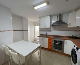 Cuina de Apartament per a compartir en  Valencia Capital amb Aire condicionat i Terrassa