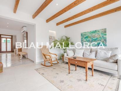 Sala d'estar de Casa adosada en venda en Capdepera