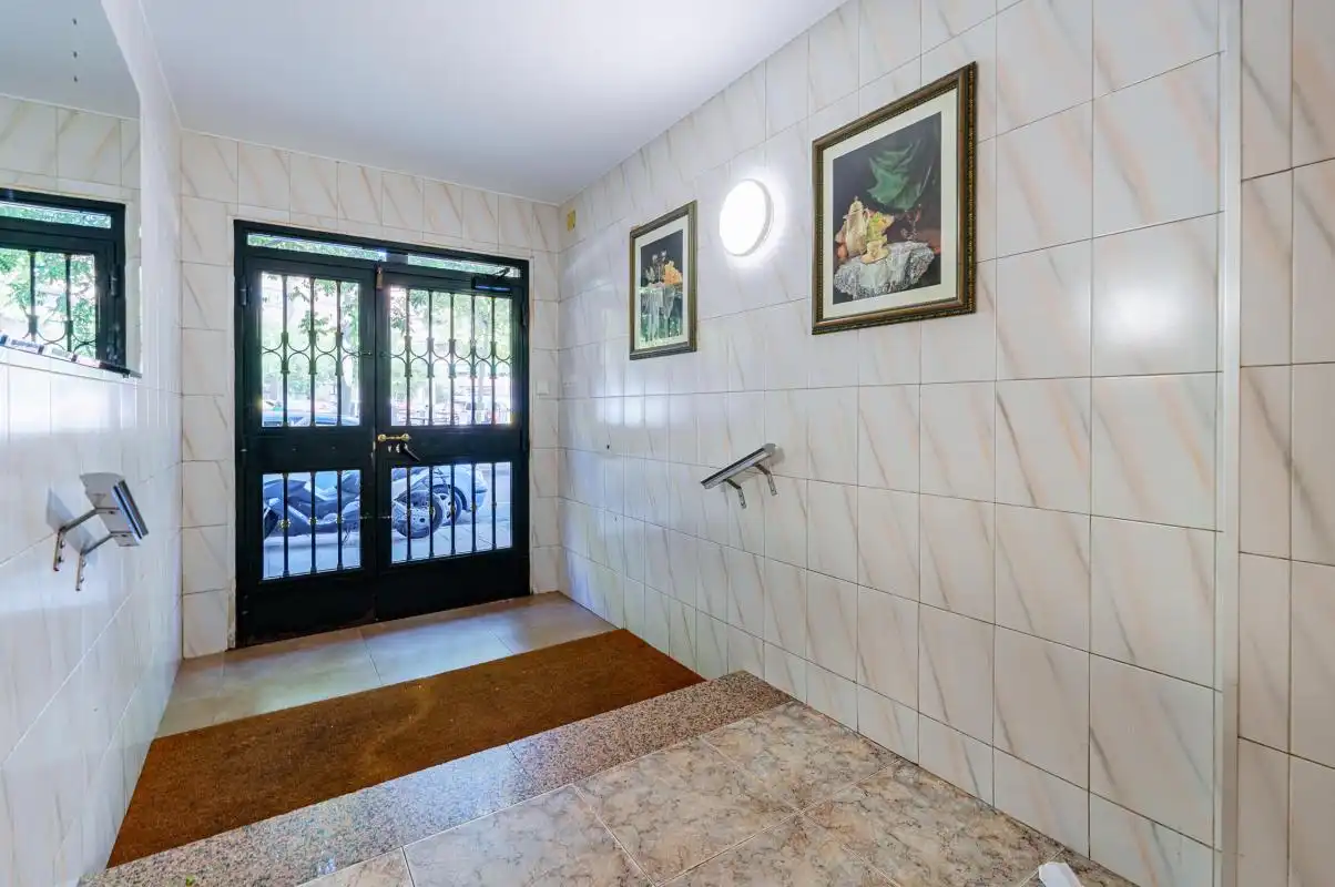 Flat for sale in Madrid  with Heating, Terrace and Balcony