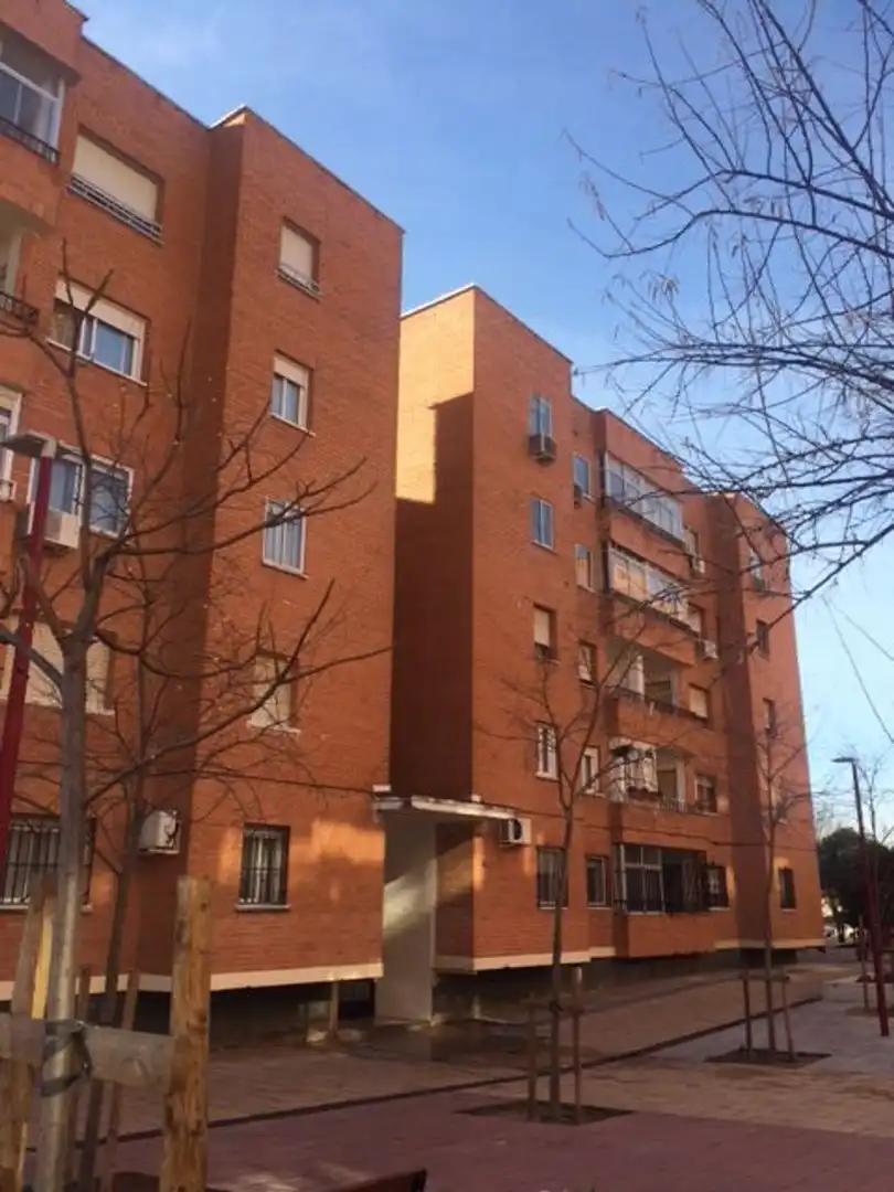 Vista exterior de Piso en venta en Meco