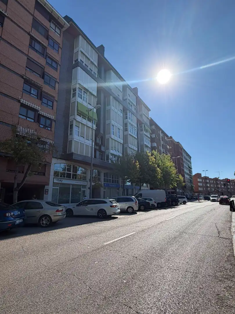 Büro mit Aufzug zum Verkauf in Santiago Amón