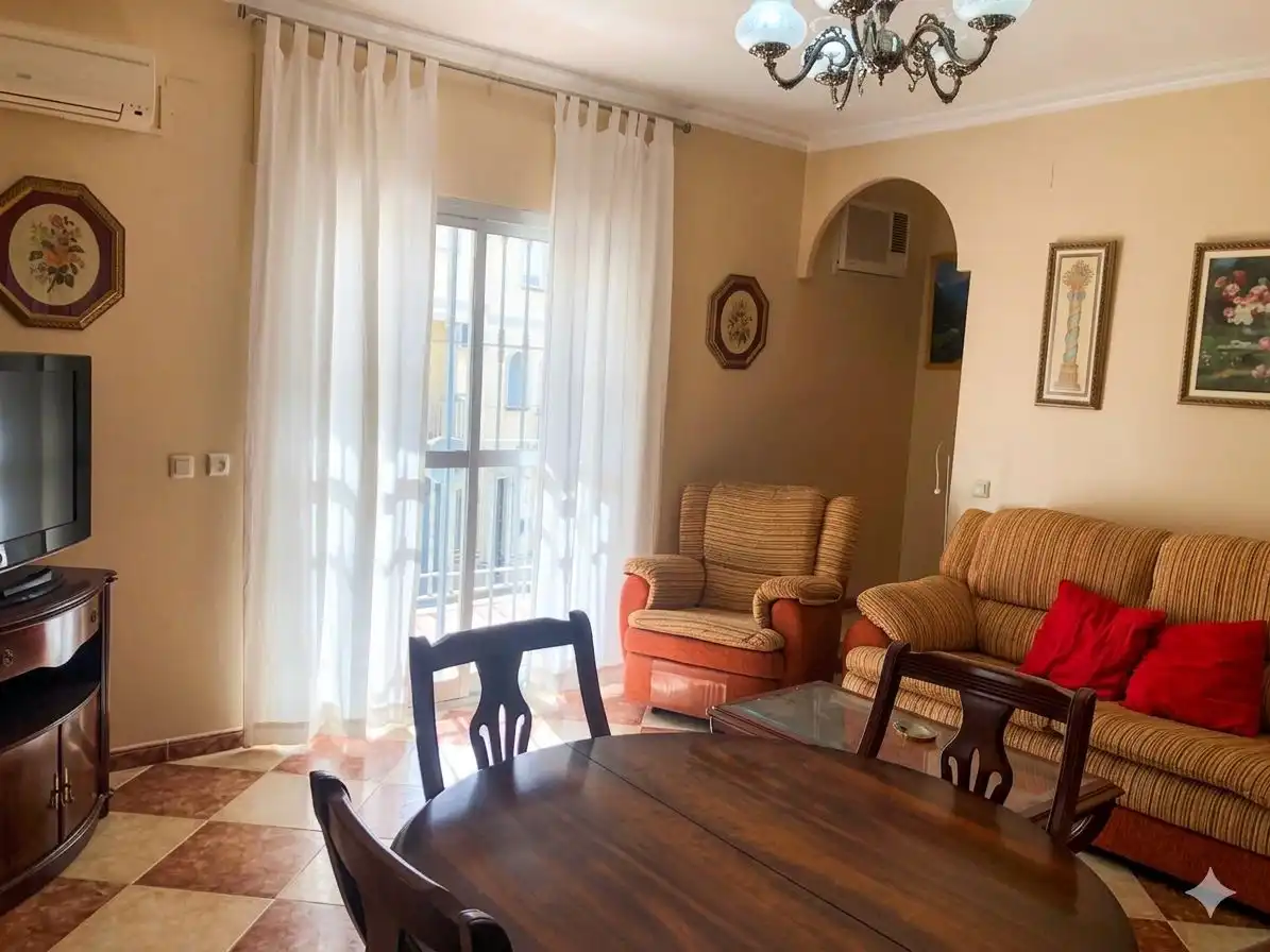 Menjador de Casa adosada en venda en Cuevas de San Marcos amb Calefacció, Terrassa i Alarma