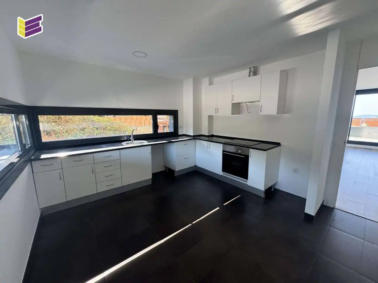 Cocina de Dúplex en venta en Baiona con Terraza, Trastero y Balcón