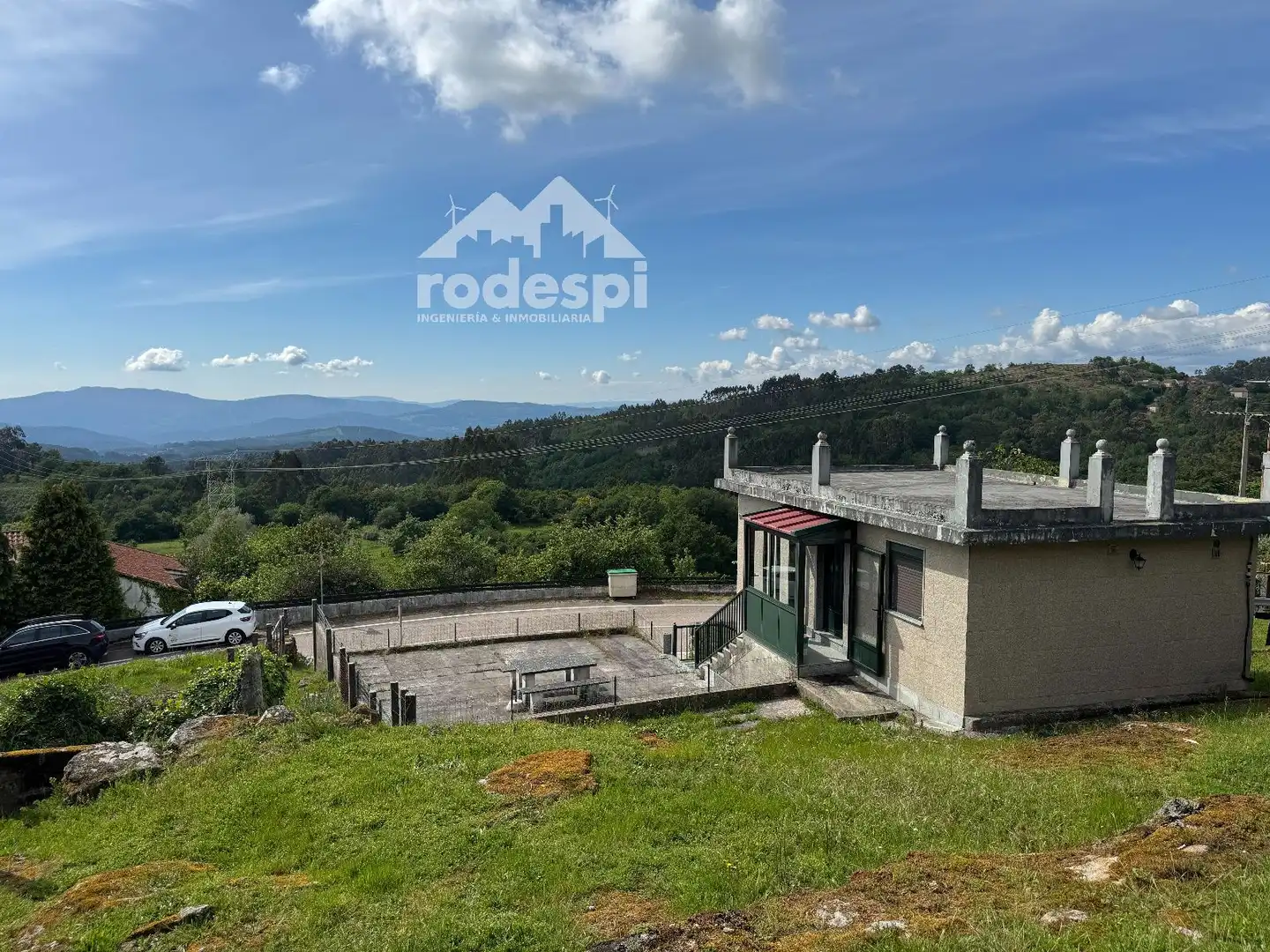 Exterior view of Houses for sale in Covelo  with Storage room and Furnished