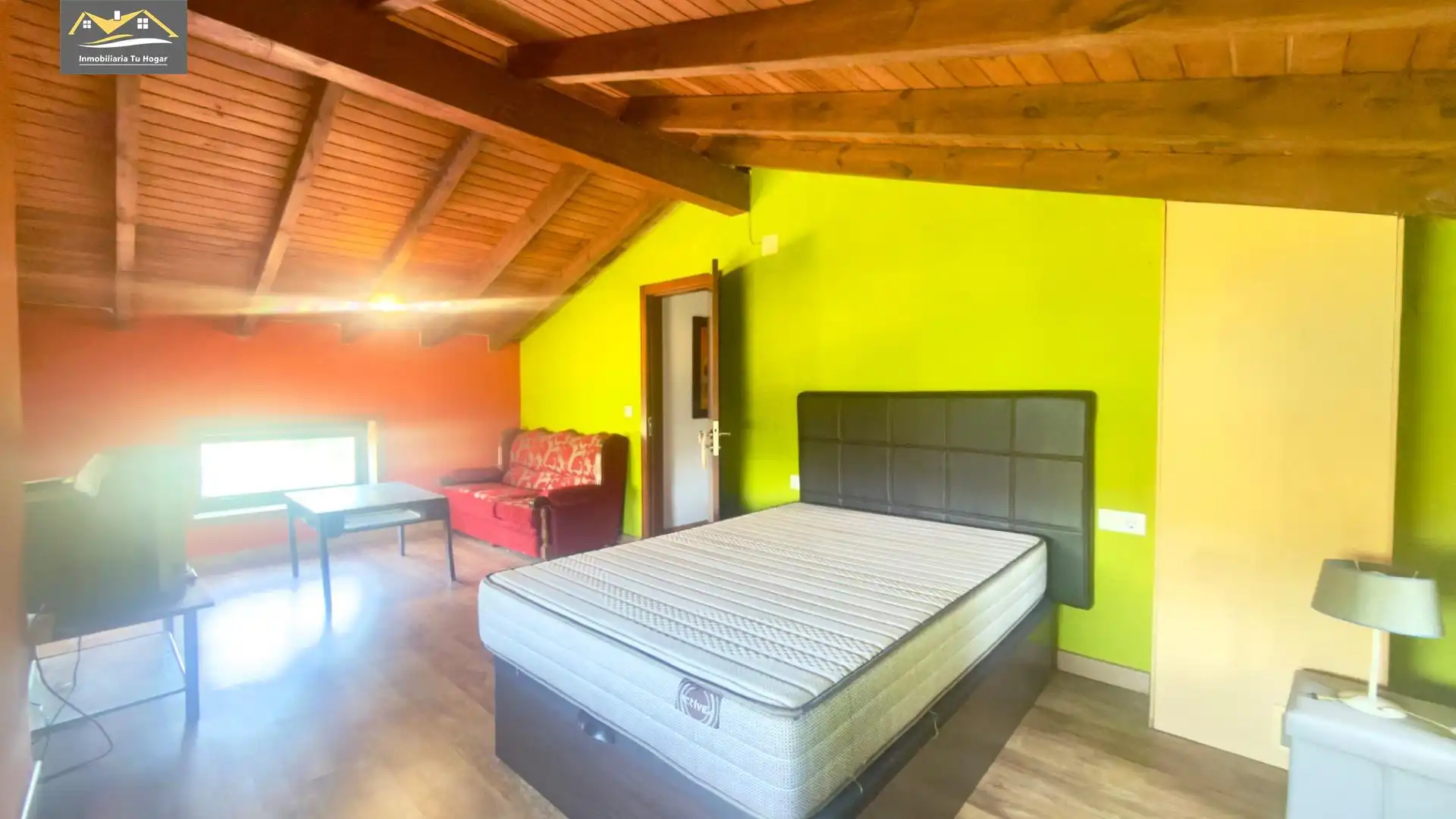 Habitación de Finca rústica en venta en Castrelo de Miño con Jardín privado, Terraza y Amueblado